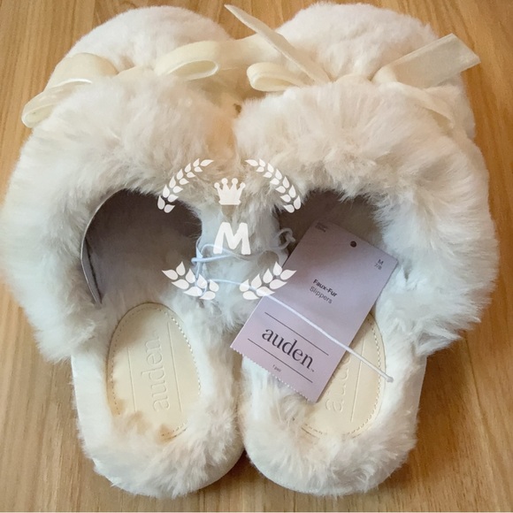 Auden Women’s Faux Fur Slippers with Bows Size: M 7/8 White/Arbor - Picture 3 of 9